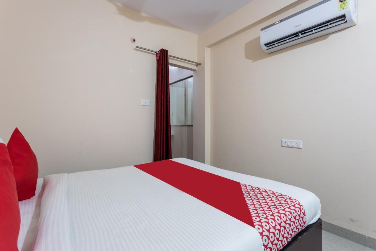 Hotel Oyo 36243 Mishthi Palace Indore