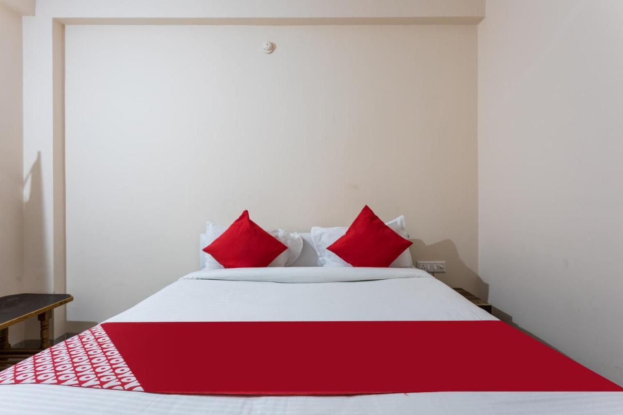 Oyo 36243 Mishthi Palace Indore